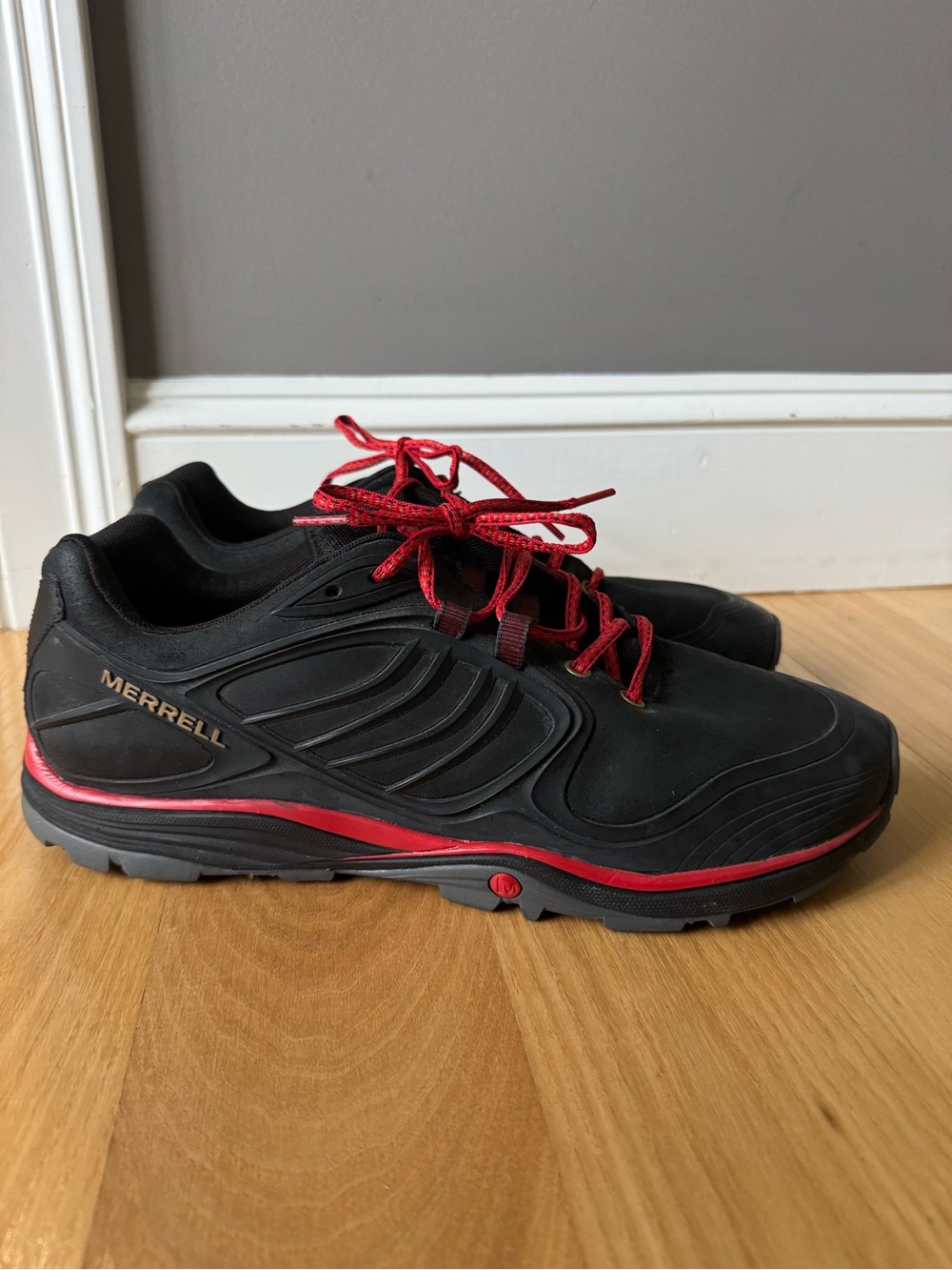 Merrell Verterra J01785 Men 11 Black Red Trail Hiking Shoes Discontinued